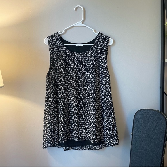 Women’s Pleione Black Pleated Chiffon Top with White Floral Pattern size M - Picture 1 of 7